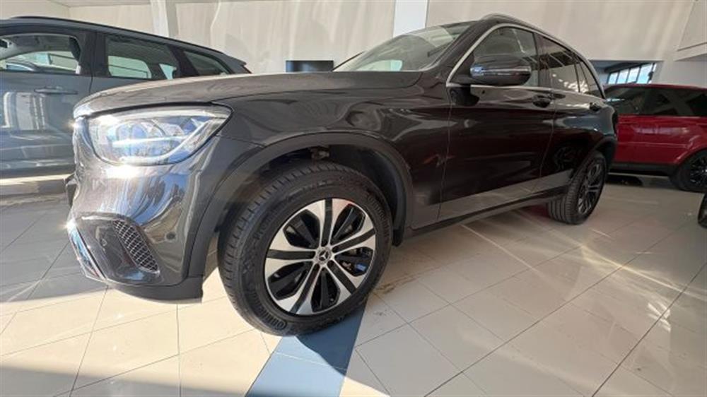 GLC 300 GLC 300 e 4Matic Plug-in hyb