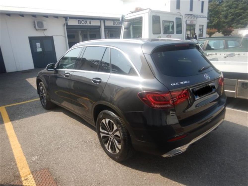 GLC 300 GLC 300 e 4Matic Plug-in hyb