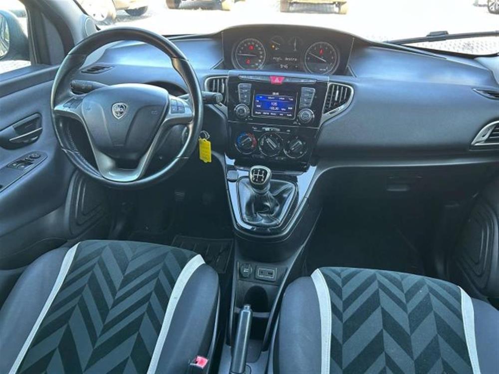 Ypsilon Ypsilon III 2015 5 Porte 1.2