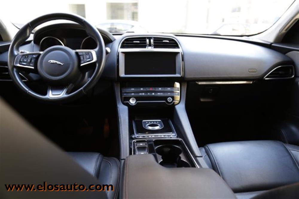 F-Pace F-Pace 2.0 D 180 CV AWD aut