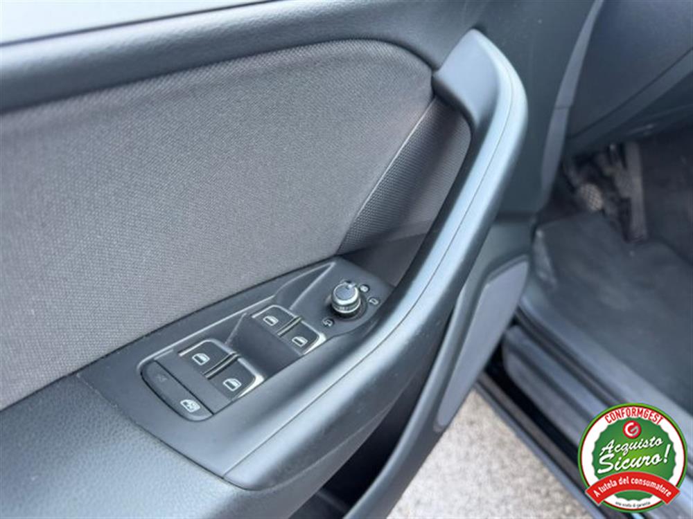 Q3 Q3 2.0 TDI 120 CV Busin