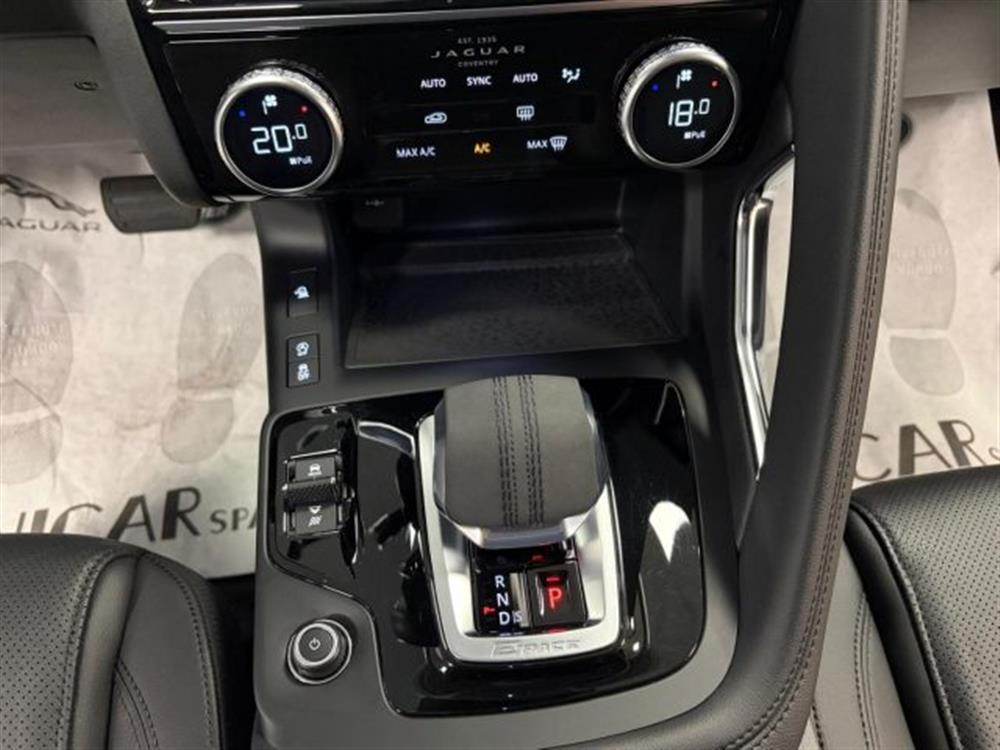 E-Pace E-Pace 2.0 ibrido/diesel 1