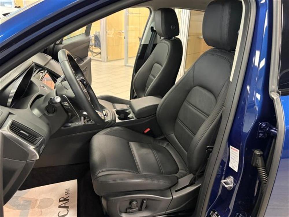 E-Pace E-Pace 2.0 ibrido/diesel 1