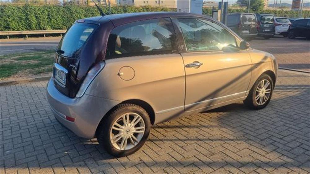 Ypsilon Ypsilon 1.3 MJT 75 CV Platin