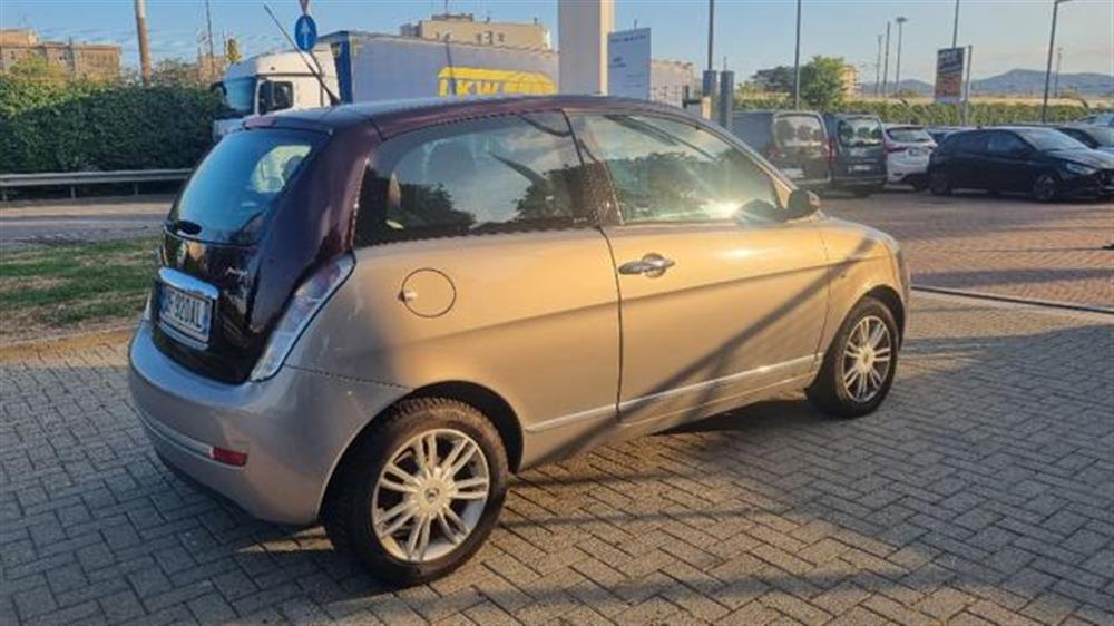 Ypsilon Ypsilon 1.3 MJT 75 CV Platin