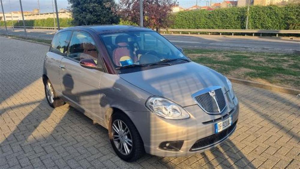 Ypsilon Ypsilon 1.3 MJT 75 CV Platin