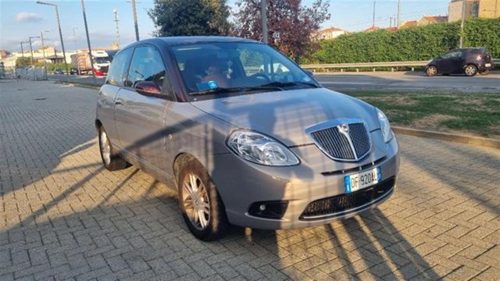 Ypsilon Ypsilon 1.3 MJT 75 CV Platin