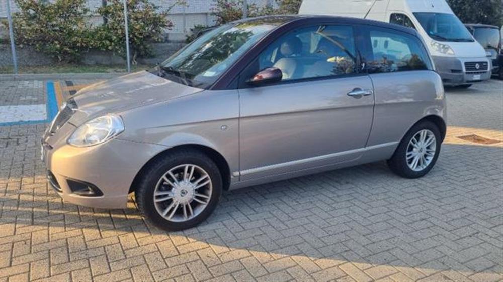 Ypsilon Ypsilon 1.3 MJT 75 CV Platin