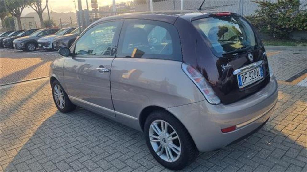 Ypsilon Ypsilon 1.3 MJT 75 CV Platin