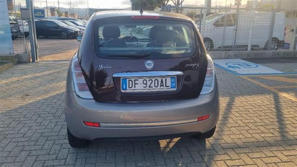 Ypsilon Ypsilon 1.3 MJT 75 CV Platin