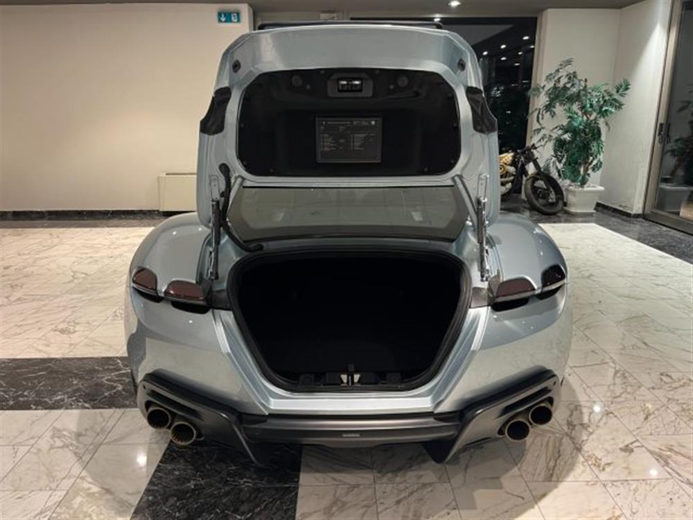 Roma Roma 3.9 V8 DCT 620CV
