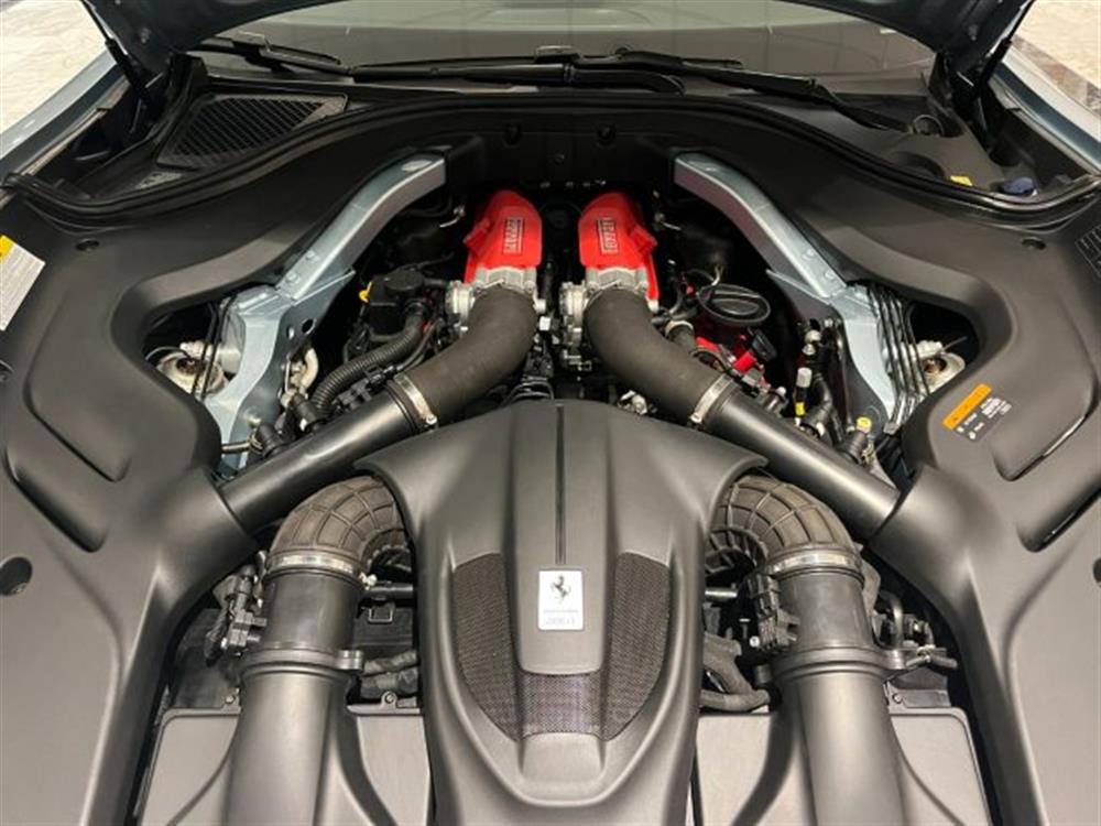 Roma Roma 3.9 V8 DCT 620CV