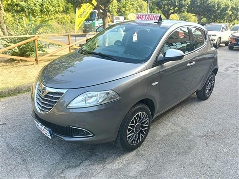 Ypsilon Ypsilon 0.9 TwinAir 85 CV 5