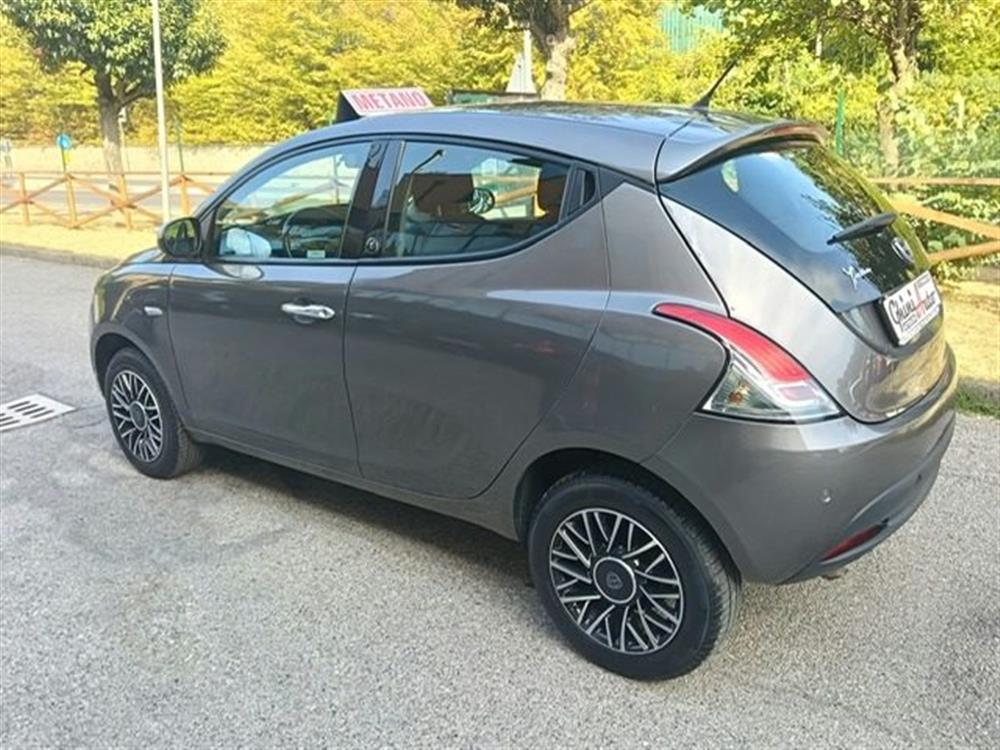 Ypsilon Ypsilon 0.9 TwinAir 85 CV 5