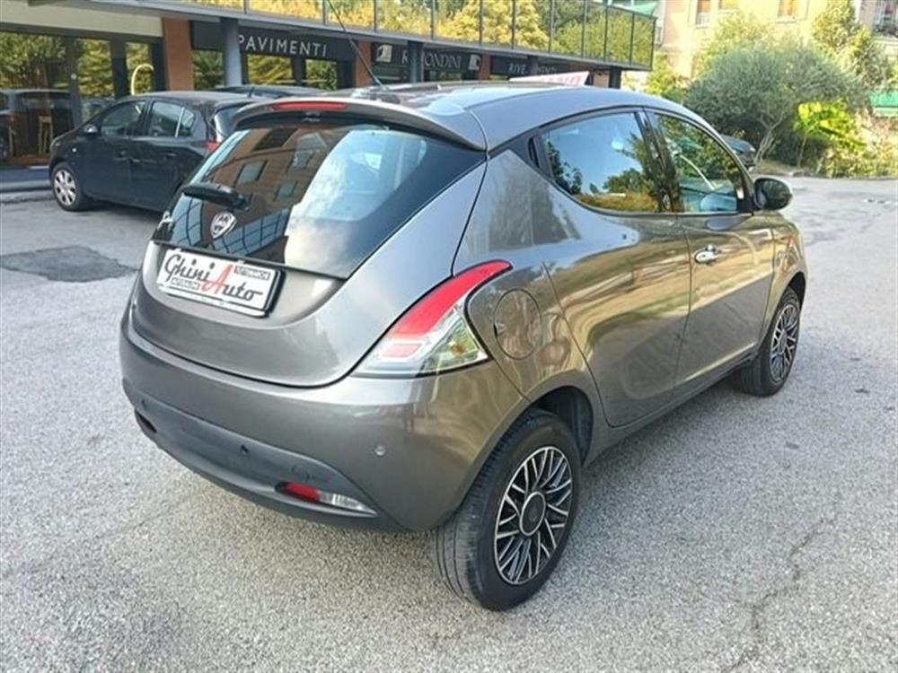Ypsilon Ypsilon 0.9 TwinAir 85 CV 5