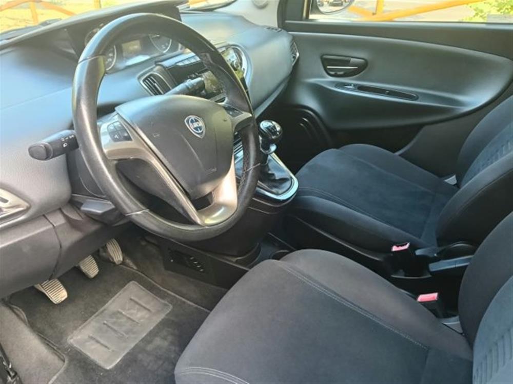 Ypsilon Ypsilon 0.9 TwinAir 85 CV 5