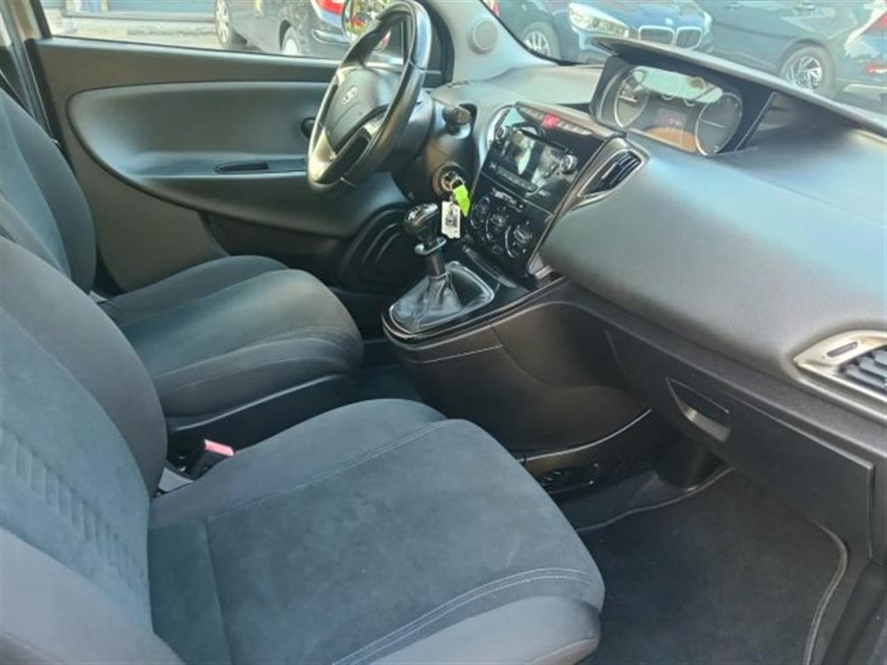 Ypsilon Ypsilon 0.9 TwinAir 85 CV 5