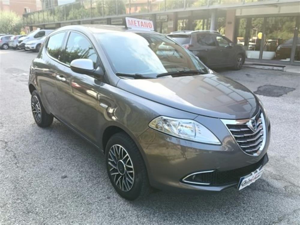 Ypsilon Ypsilon 0.9 TwinAir 85 CV 5