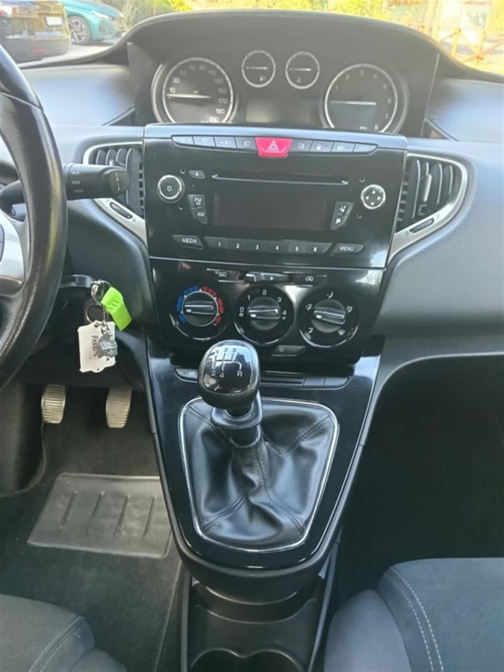 Ypsilon Ypsilon 0.9 TwinAir 85 CV 5