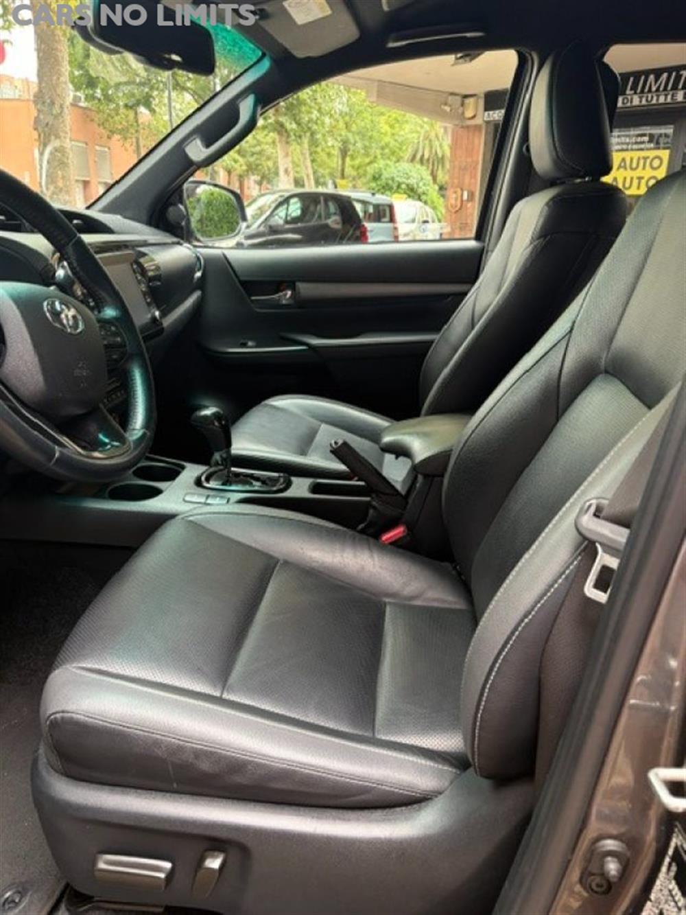 Hilux Hilux 2.8 D-4D A/T 4WD 4 p