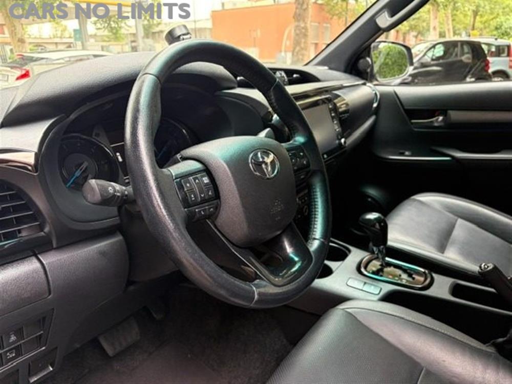 Hilux Hilux 2.8 D-4D A/T 4WD 4 p