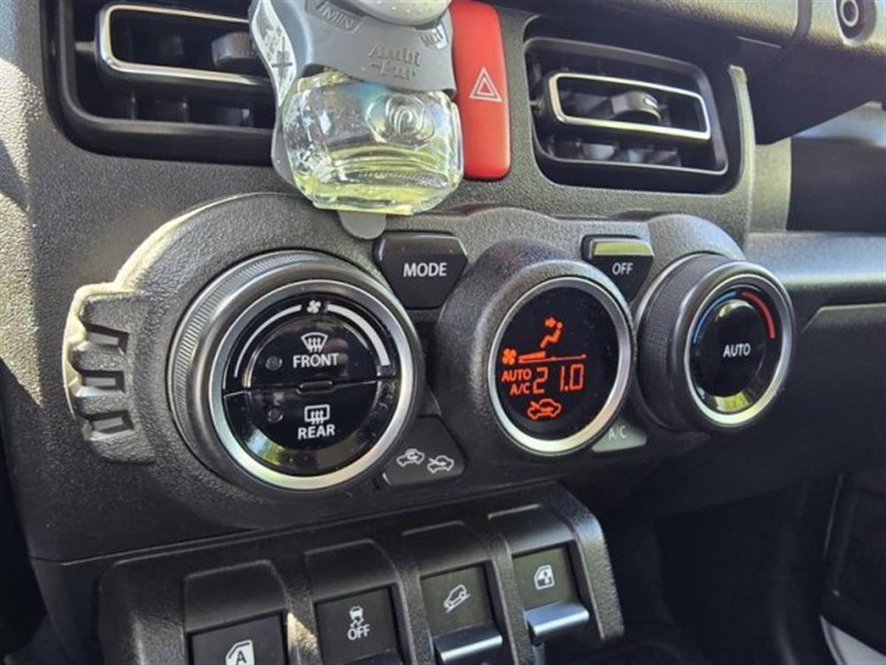 Jimny Jimny 1.5 5MT GANCIO 4 POS