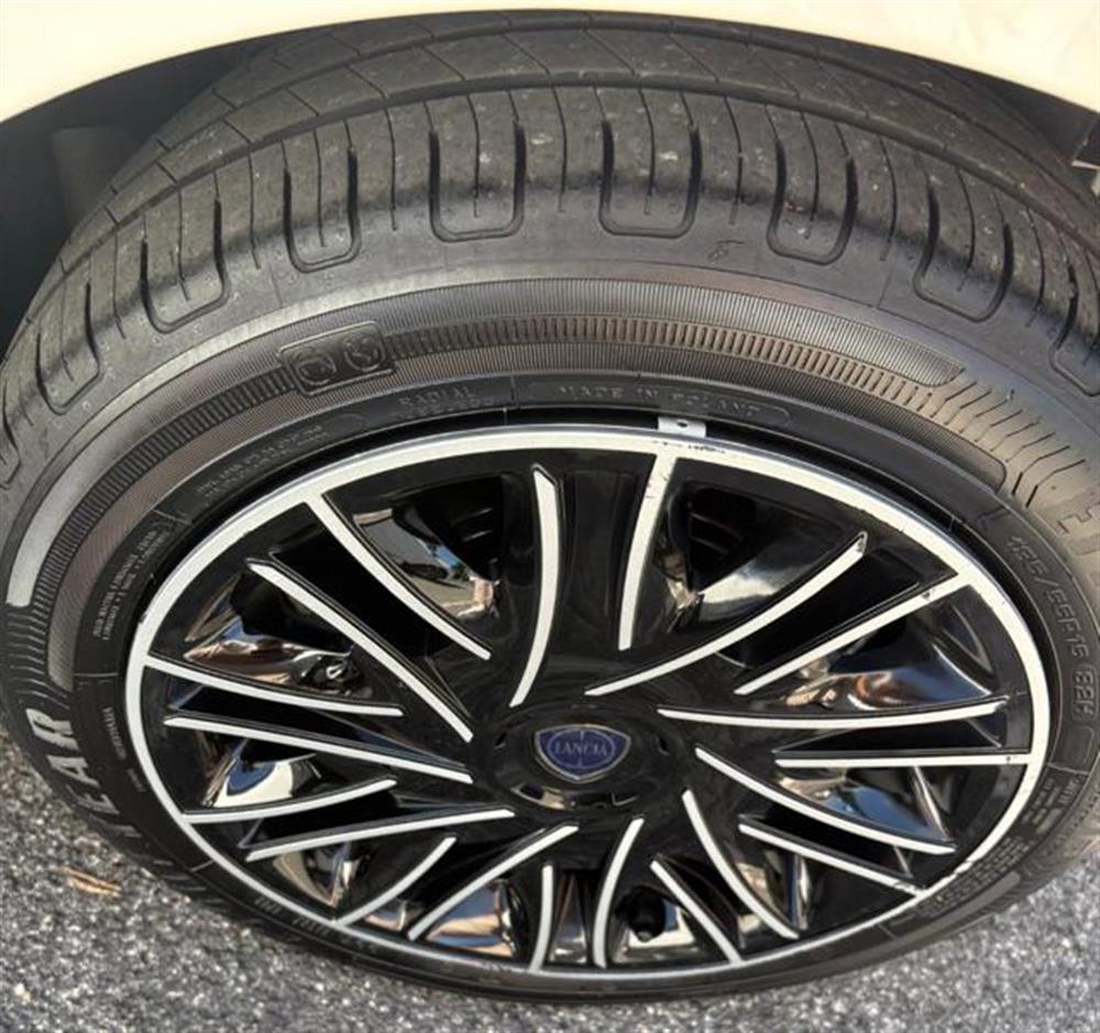 Ypsilon Ypsilon 1.0 FireFly 5 porte