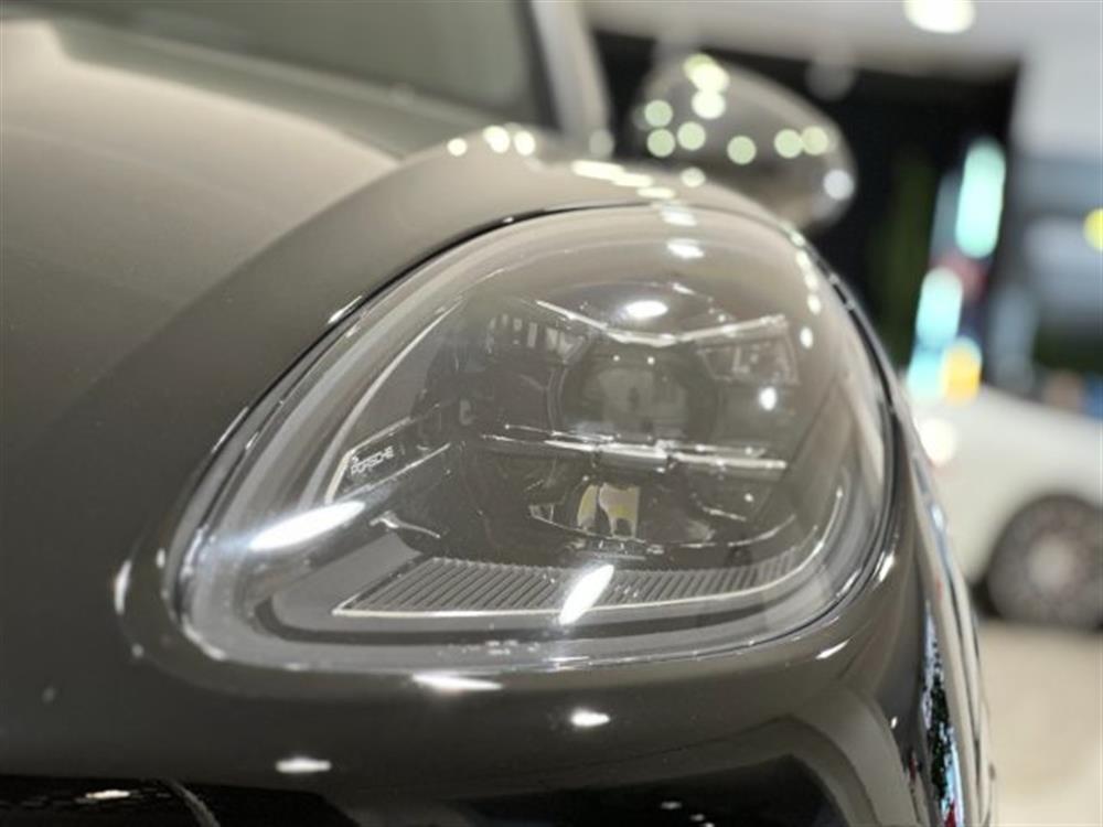 Macan Macan III 2.0 T IVA ESPOST