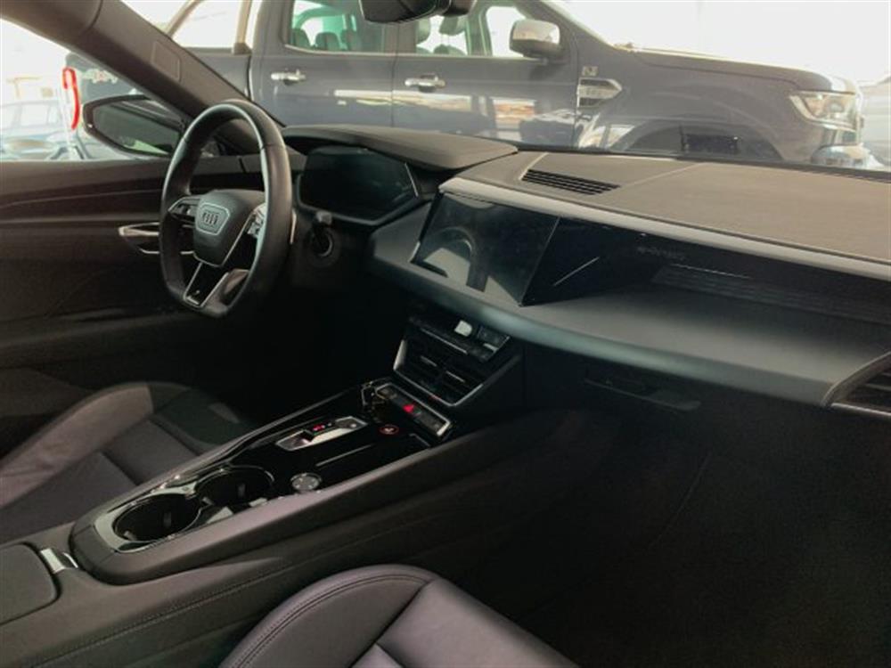 e-tron GT e-tron GT quattro UNICO PROPRI