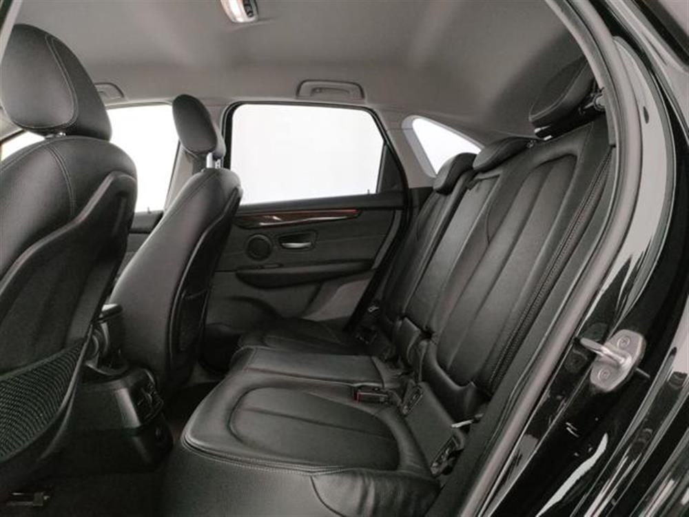 216 216 d Active Tourer Luxu