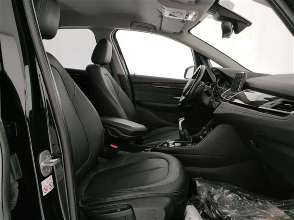 216 216 d Active Tourer Luxu