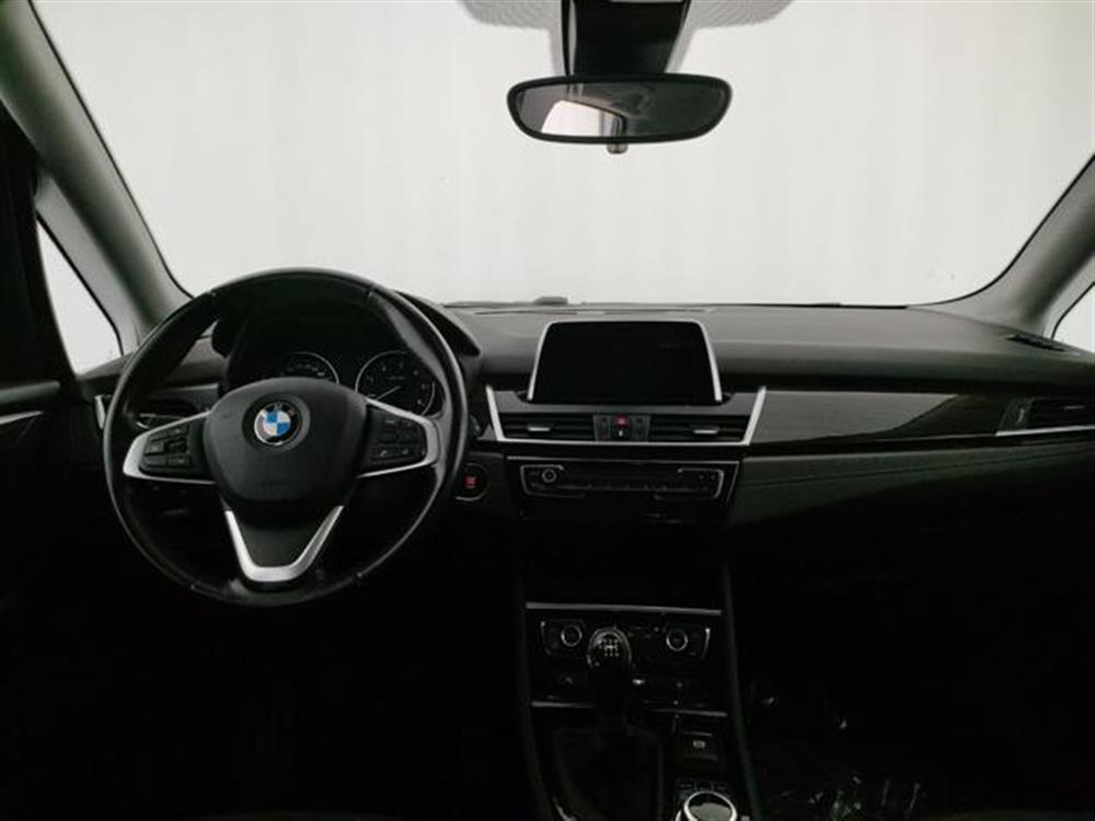 216 216 d Active Tourer Luxu
