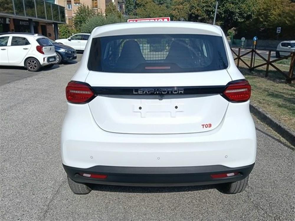 T03 T03 95 CV VAN autocarro