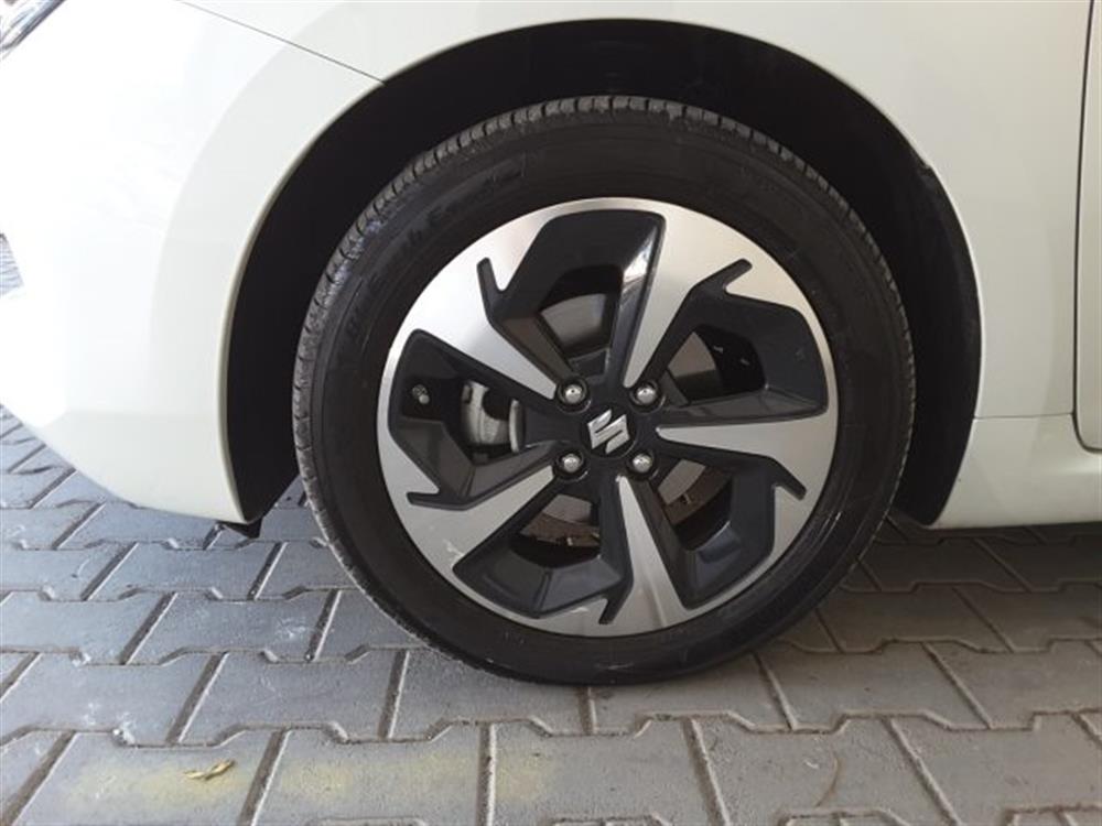 Swift Swift 1.2 Hybrid CVT Top *