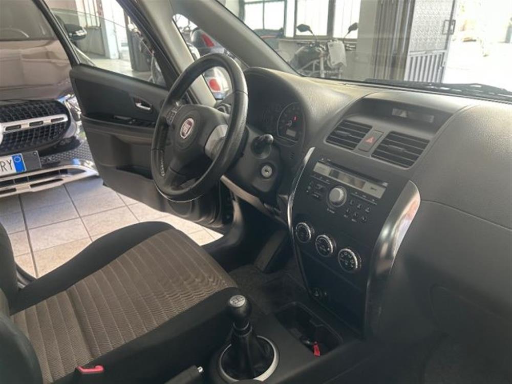 Sedici Sedici 1.6 16V 4x4 Emotion