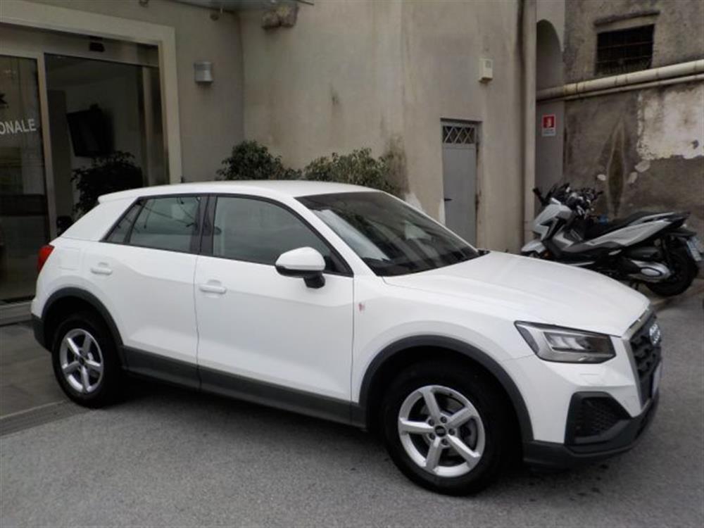 Q2 Q2 30 TDI S tronic Busi
