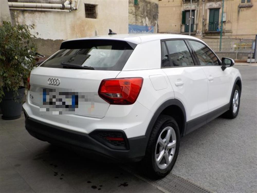 Q2 Q2 30 TDI S tronic Busi