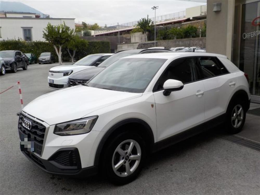 Q2 Q2 30 TDI S tronic Busi
