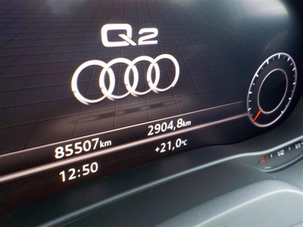 Q2 Q2 30 TDI S tronic Busi
