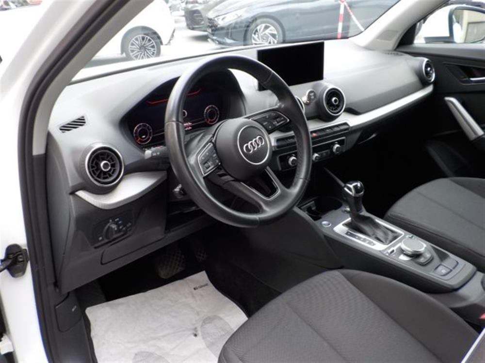 Q2 Q2 30 TDI S tronic Busi