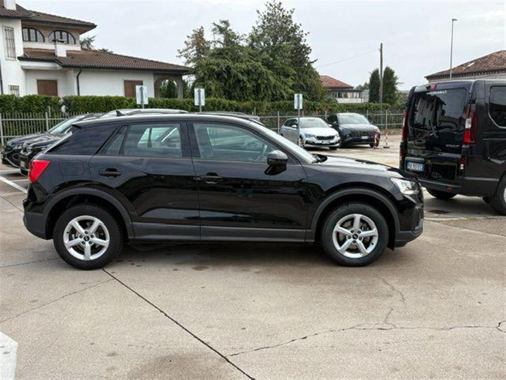 Q2 Q2 30 TFSI Business Spo