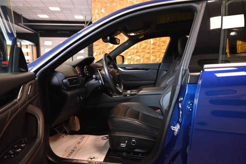 Levante Levante 3.0V6 MODENA 350CV F