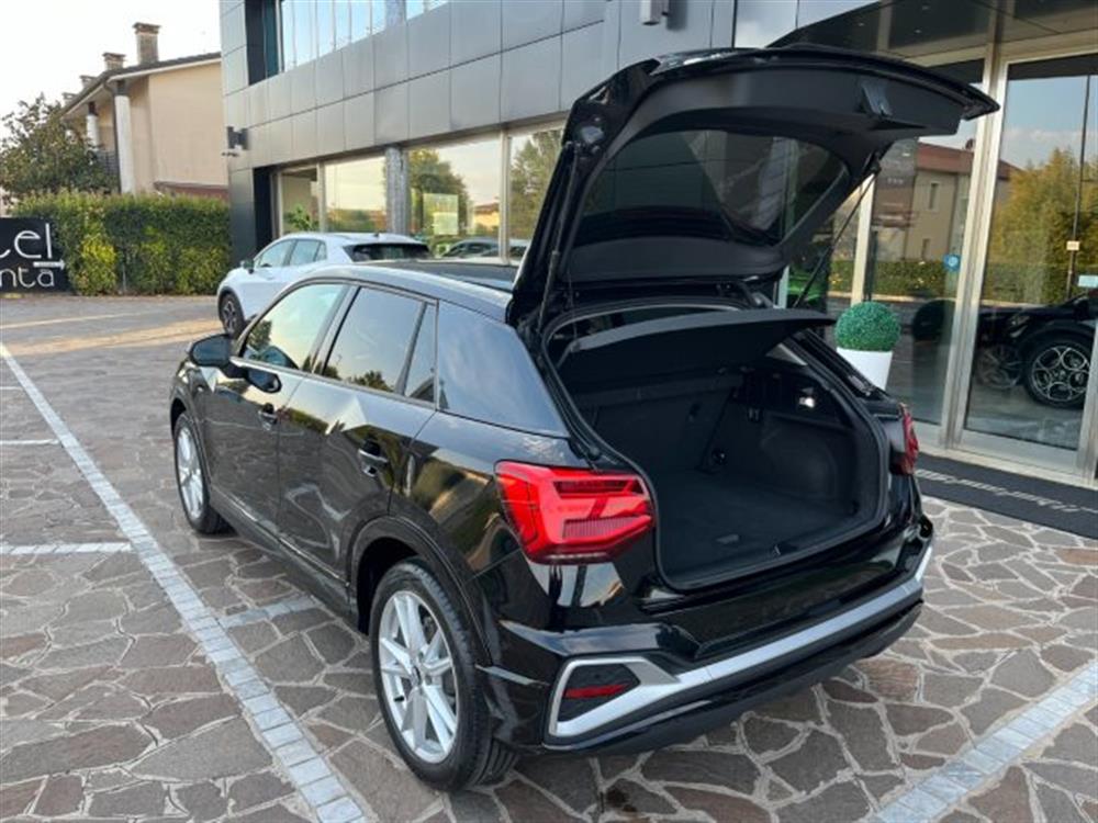 Q2 Q2 35 TFSI S-TRONIC S-L