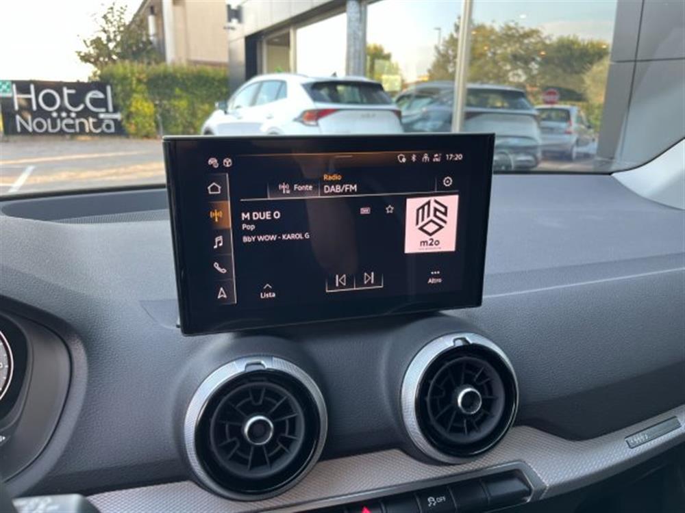 Q2 Q2 35 TFSI S-TRONIC S-L