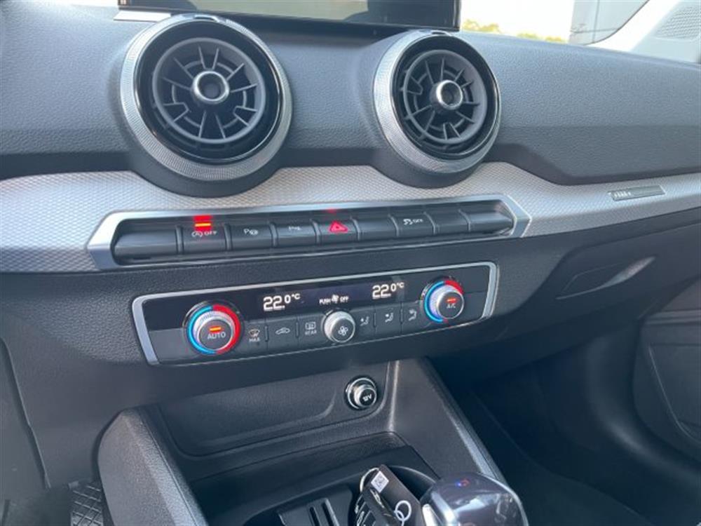 Q2 Q2 35 TFSI S-TRONIC S-L
