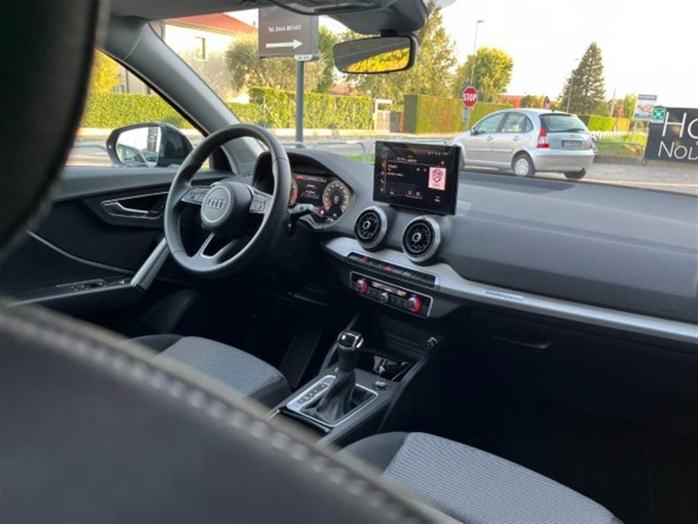 Q2 Q2 35 TFSI S-TRONIC S-L