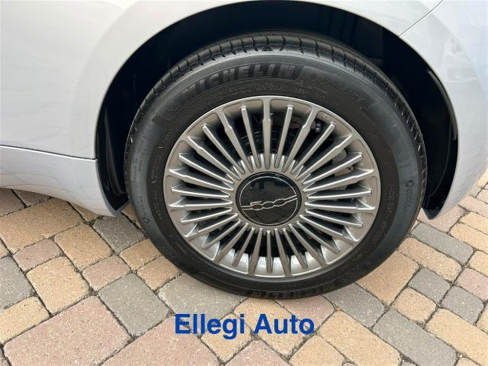 500 500 Berlina Hybrid Icon+