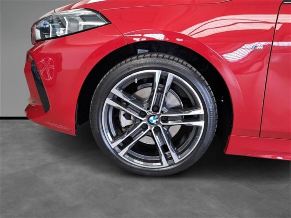 118 118 d 5p. Msport Exterio