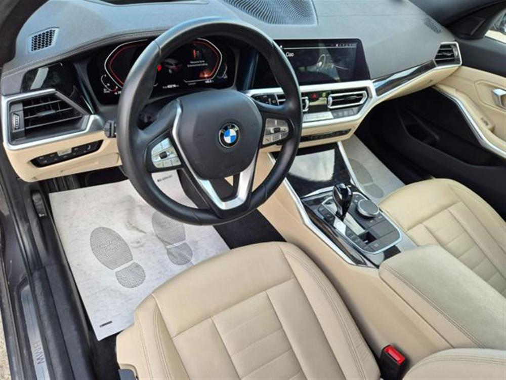 318 318 d Touring Luxury Aut