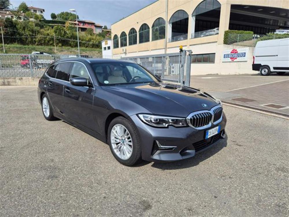 318 318 d Touring Luxury Aut